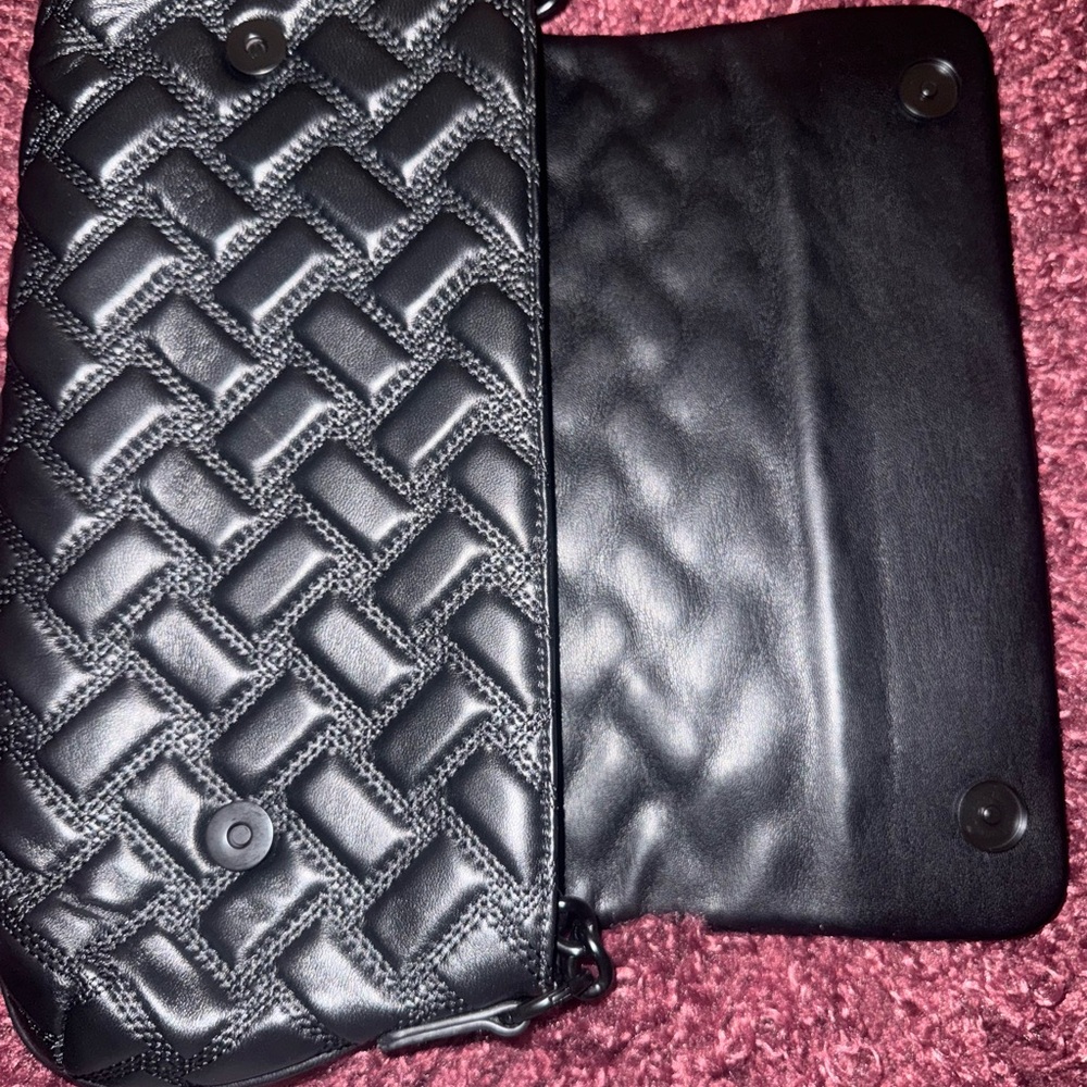 Elegant Black Quilted Clutch - Picture 2 of 8